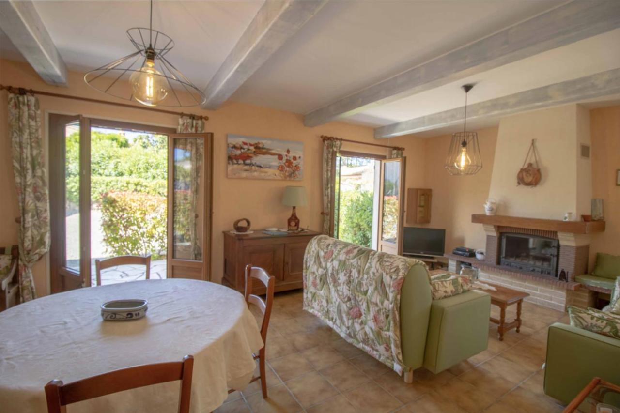 Large Spacious House In Fréjus 外观 照片
