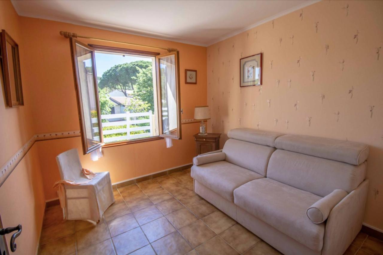 Large Spacious House In Fréjus 外观 照片