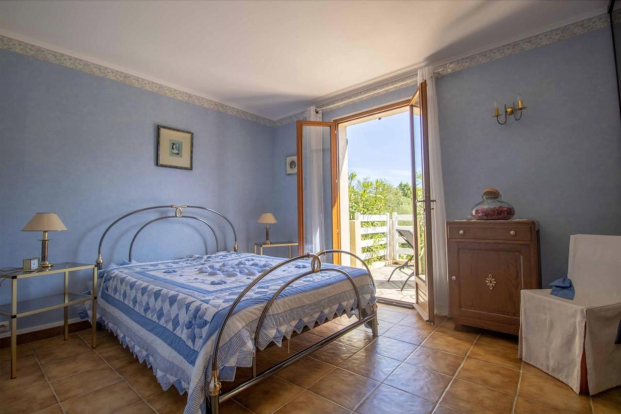 Large Spacious House In Fréjus 外观 照片